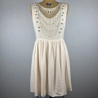 Vestido YA Los Angeles Beige Sin Mangas Ajuste y Acampanado M Crochet Cuentas Boho Festival Foto 1 de 4