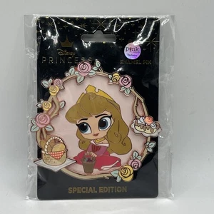 Pin Jumbo Rosa a la Mode Disney La Bella Durmiente Cutie Aurora LE 400 - Imagen 1 de 3