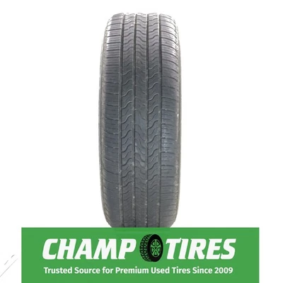 P215/60R16 Firestone Toda Temporada 95 V Usado 7/32nds Foto 1 de 4