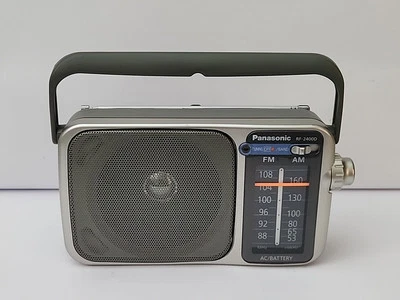 Panasonic RF-2400D Portable AM/FM Radio - Image 1 of 4
