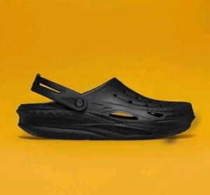 Crocs Unisex Erwachsene Off Grid Clog, Herren Größe 12 All Black Slipper Schuhe NEU  - Bild 1 von 10