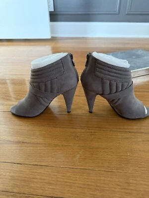 Sigerson Morrison Vero Cuoio Suede Size 8 - Image 1 of 4