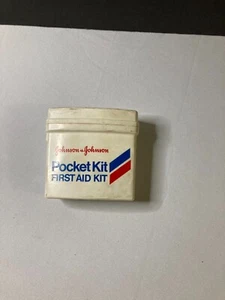 Vintage Johnson and Johnson Pocket kit first aid - Picture 1 of 8