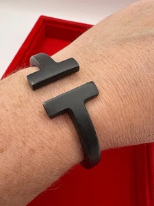 Matte Black Steel T Square Hinged Bangle, Fits Small/Medium Wrist - Bild 1 von 6