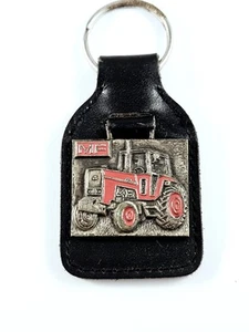 PORTE-CLES - MASSEY-FERGUSON 595 - Métal Peint, Base Cuir - Vintage 1970-80s - - Imagen 1 de 5