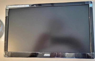 AOC model 156LM00005 15.6" portable USB 3.0 powered LED-backlit monitor and case - Image 1 of 3