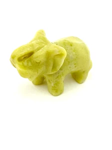 Estatuilla de elefante tallada con piedras preciosas de jade limón natural, 49,32 g (1,34 oz) - Imagen 1 de 2