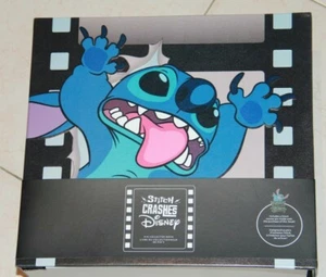 Stitch Crashes Disney Raccoglitore (Collector Book) + Special PIN Omaggio - Foto 1 di 4