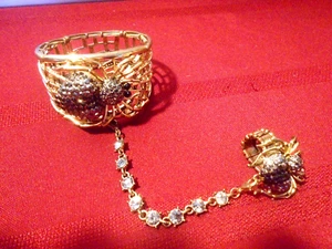 Rhinestone Spider Cuff w/Attached Detachable Ring Slave Bracelet Gold Tone NICE! - Picture 1 of 2