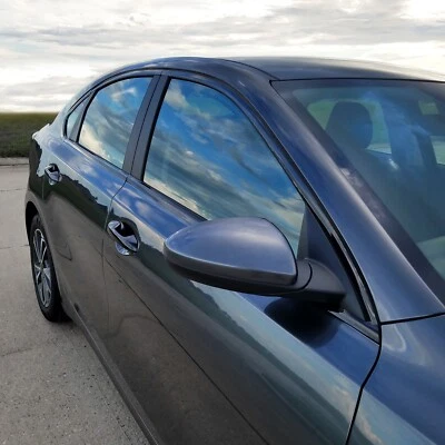 Superposición de vinilo negro brillante para moldura de ventana Kia Forte 2022+ Foto 1 de 2