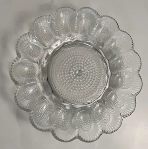 Neuwertige Vintage Teufel Eierschale Teller Indiana Klarglas Nägel gepresst 11" - Bild 1 von 4
