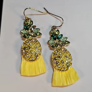 Orecchini ananas con strass tono oro  - Foto 1 di 10
