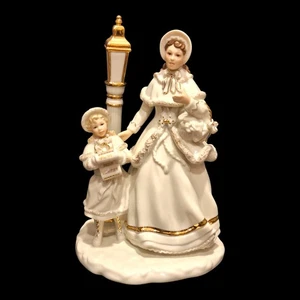 Vintage LENOX CAROLING BY LAMPLIGHT 9 1/2" Ivory Porcelain Figurine - Picture 1 of 9