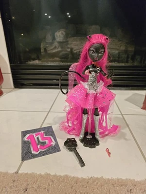 G1 Mattel Monster High 13 Wishes CATTY NOIR Doll COMPLETE - Image 1 of 4