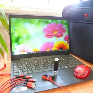 Ultrabook Lenovo V155 15 pulgadas FULLHD l 512 GB SSD Windows 11 l Ryzen 5 3500u HDMI - Imagen 1 de 23