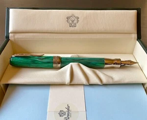 Pineider La Grande Bellezza Fountain Pen (Fine), Malachite Green - Picture 1 of 4