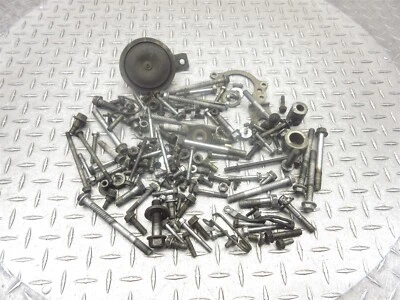 Lote de herrajes Honda Magna 750 VF750 1997 94-00 tuercas pernos tornillos bocina varios OEM Foto 1 de 4