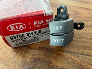 Kia Sportage 10-16 NUEVO GENUINO interruptor de viaje e odómetro 937603W900 8G9 - Imagen 1 de 7