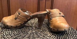 Banana Republic Shoes Womens Size 8 Clogs Brown Studs Strap Wooden Heels Mules - Picture 1 of 18