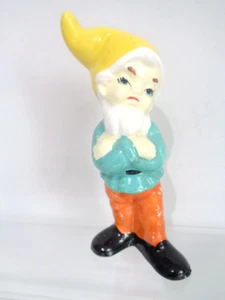 Vintage 1950s Ceramic Gnome Pixie Figurine 11cm tall Kitsch - Foto 1 di 4