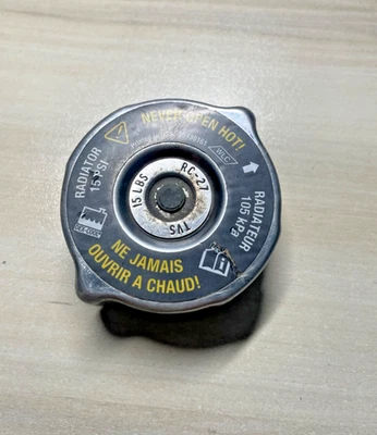 GM Buick Lesabre , Park Avenue Radiator Filler Cap OEM 25730161 / RC-27 Foto 1 de 4