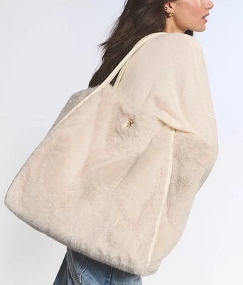 BOLSO DE MANO VICTORIA'S SECRET MARFIL PIEL SINTÉTICA VS LOGOTIPO DIFUSO DE GRAN TAMAÑO NUEVO CON ETIQUETAS Foto 1 de 4