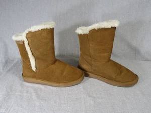 Minnetonka Womens 6M Boots Leather Upper Brown Pull On 85711 - Picture 1 of 8