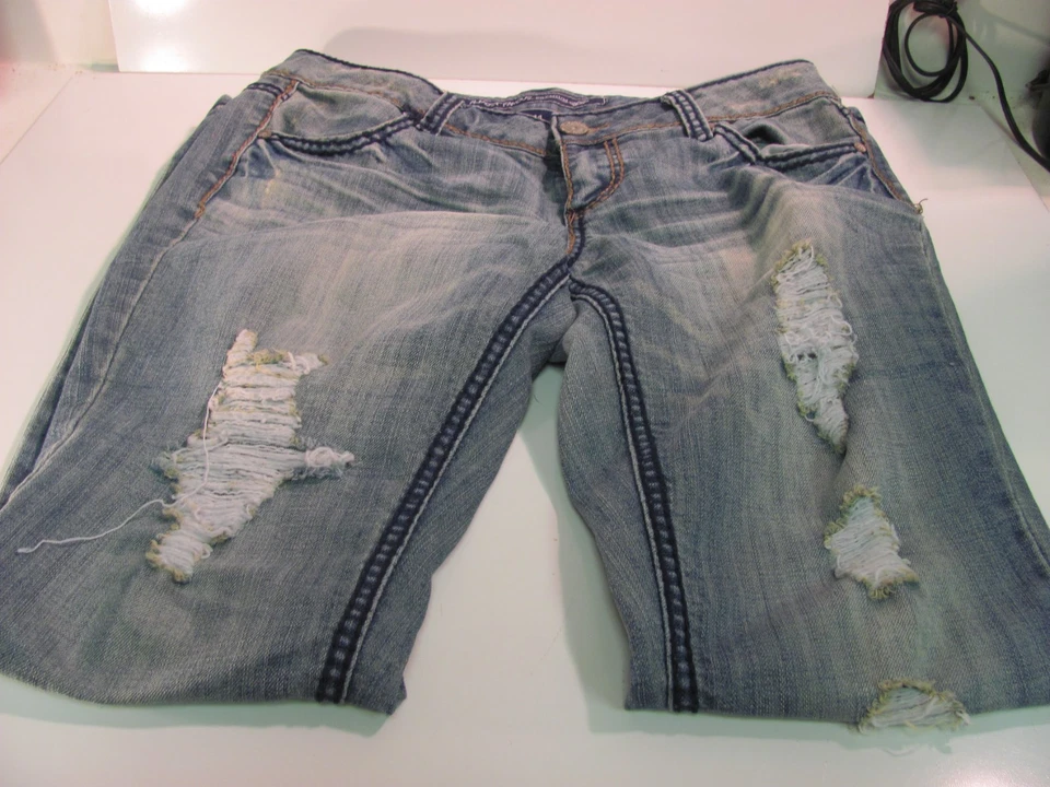 Pantalones de mezclilla Almost Famous muy desgastados para mujer talla 11 tiro bajo azul Foto 1 de 4