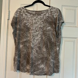 Chico’s Size 2 US 12 Floral T-Shirt With Rhinestones - Picture 1 of 6