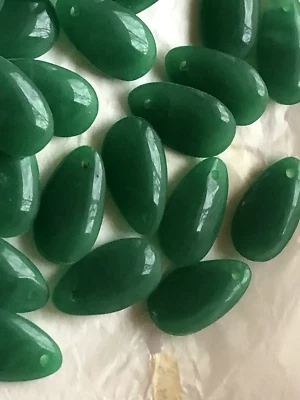 Vintage Japanese Carved Jade Glass 22x12 Cut TEARDROP PENDANTS Full Wrap PKG 48 - Изображение 1 из 4