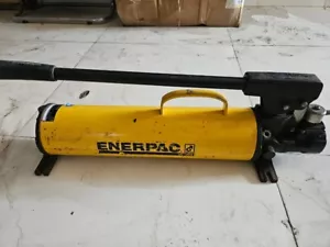Enerpac P84 Hydraulic Hand Pump 700 BAR / 10000 PSI - Picture 1 of 9