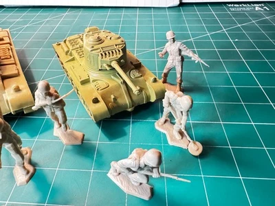 Tanques y soldados americanos bronceados vintage de Marx Foto 1 de 4