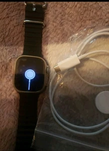 Apple Watch Ultra 49 mm titane (GPS + cellulaire) cristal saphir - Photo 1 sur 4