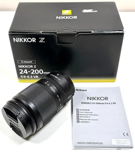Montaje Nikon NIKKOR Z 24-200 mm F/4-6,3 VR Z, sin capucha, ¡excelente grado A+! - Imagen 1 de 8