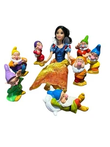 SNOW WHITE SPARKLING PRINCESS DOLL & 7 SEVEN DWARFS DOLLS MATTEL 2009 - Picture 1 of 5