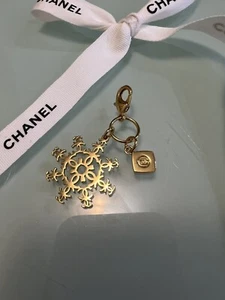 CHANEL Christmas Limited Edition Novelty CC Logo Gold Charm - Picture 1 of 2