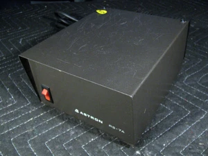 Astron RS-7A Power Supply 13.8v Output 7 Amps - Zdjęcie 1 z 9