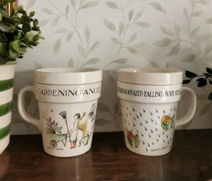 A Pair of Simon Drew Gardening Mugs - Anti Bug Lids/Coasters 2005 Titchmarsh - Picture 1 of 20