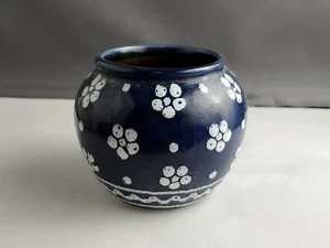 Handbemalte Keramik Vase blau weiß gemarkt - Bild 1 von 10
