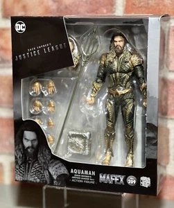 MAFEX No.209 Aquaman Action Figure (Zack Snyder's Justice League Version) USA - Picture 1 of 7