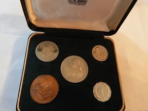 CYPRUS 1963 PROOF CONDITION COINS SET IN OFFICIAL BANK'S CASE AS ISSUED - Picture 1 of 2
