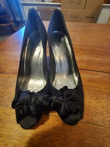 Stuart Weitzman 9M Black Datin Rosette Open Toe Pumps Evening High Heels - Picture 1 of 6