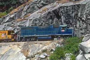 Missouri Pacific 2041 Cresta CA in Feather River Canyon Jul 1985 8 x 10 Photo - Picture 1 of 1