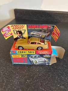 Corgi 261 - James Bond Aston Martin DB5 GOLD -reissue- New - Picture 1 of 3