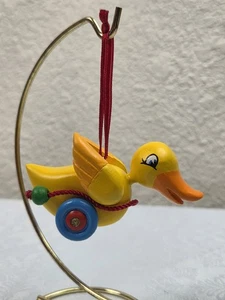 Waddles Duck Pull Along Toy 2001 Hallmark Christmas Tree Ornament - Picture 1 of 5