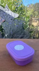 TUPPERWARE FREEZERMATES FREEZER CONTAINER LILAC PURPLE 110ml SIZE MINI 1 DIAL - Picture 1 of 3