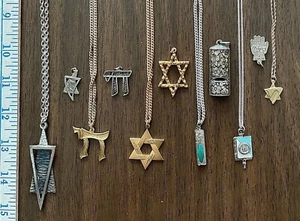 Menge VINTAGE Judaica Schmuck: Mezuzah, Davidstern, Chai, Judentum, Israel - Bild 1 von 10
