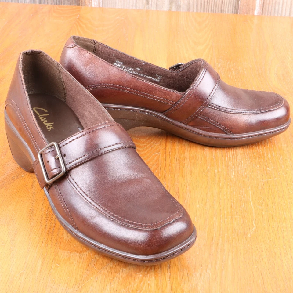 Женские мокасины Clarks на каблуке 8 М с коричневой пряжкой - Изображение 1 из 4