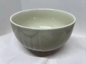 VTG Hall Pottery Medium Mixing Bowl Radiance Butter Cream Stoneware Farmhouse - Picture 1 of 8