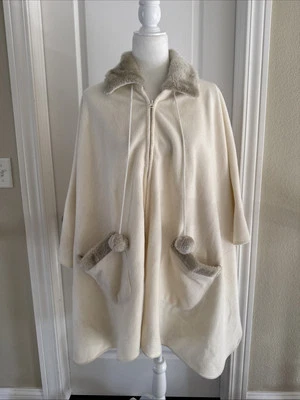 Poncho abrigo con capucha beige talla única Le Moda para mujer Foto 1 de 4